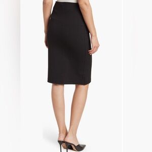 Sporty stretchy skirt by T Tahari. Size Medium.